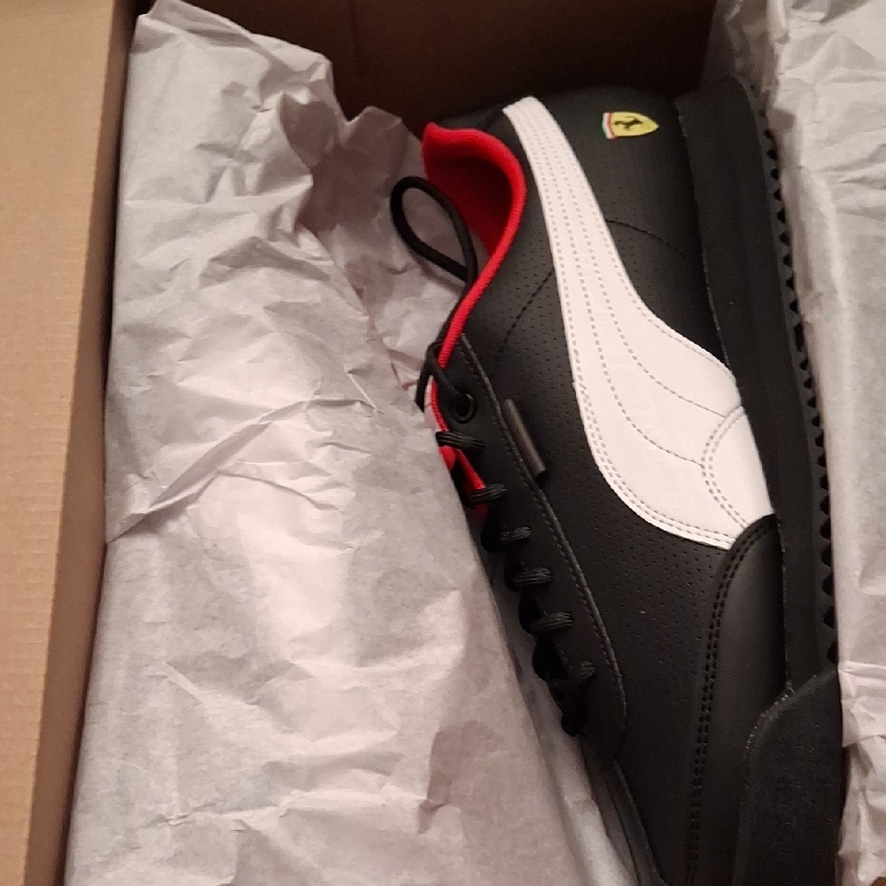 Puma/Ferrari  Men's Black Sneakers with White and Red Accents - Picture 7 of 10